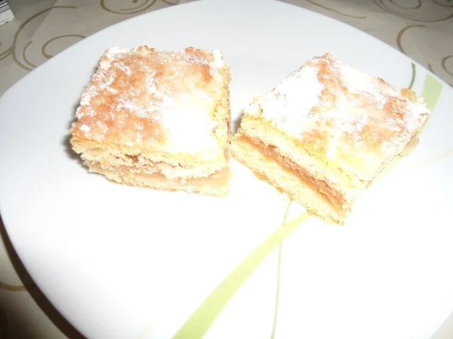 Rezept: Apfelschnitten im Mürbteigmantel Apfelschnitten im Mürbteigmantel - Rezept