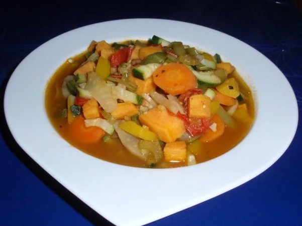 Süßkartoffel-Gemüse-Suppe - Rezept