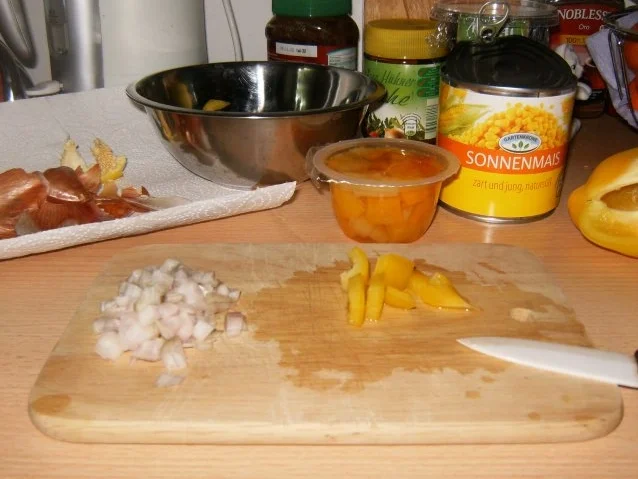 Rezept: Hähnchen in fruchtig scharfer Kokossauce Bild Nr. 2 Hähnchen in fruchtig scharfer Kokossauce - Rezept - Bild Nr. 2