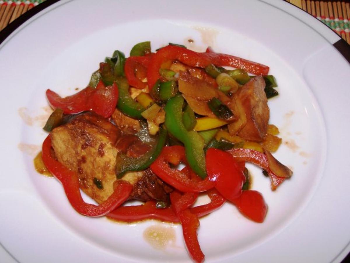Hähnchenbrust mit Ingwer-Paprika-Gemüse - Rezept - Bild Nr. 3