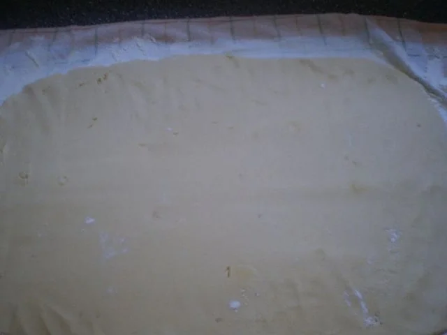 Rezept: Südtiroler Apfelstrudel Bild Nr. 4 Südtiroler Apfelstrudel - Rezept - Bild Nr. 4