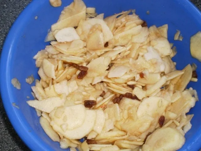 Rezept: Südtiroler Apfelstrudel Bild Nr. 5 Südtiroler Apfelstrudel - Rezept - Bild Nr. 5