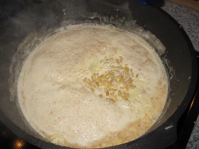 Rezept: Schweinefilet in Meerrettichsauce, weißem Spargel und Pinienkernen Bild Nr. 4 Schweinefilet in Meerrettichsauce, weißem Spargel und Pinienkernen - Rezept - Bild Nr. 4