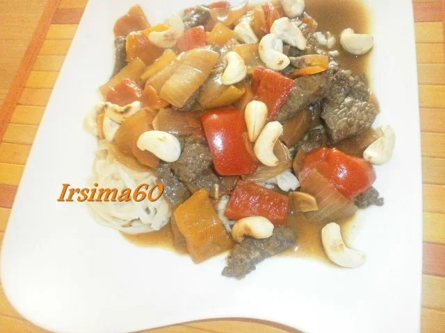 Rindfleisch mit Paprika, Zwiebeln und Cashewnüssen - Rezept - Bild Nr. 5