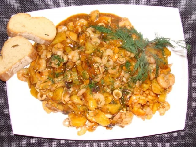 Salat :  Lauwarmer Bratkartoffelsalat mit Meeresfrüchten und Garnelenmarinade - Rezept