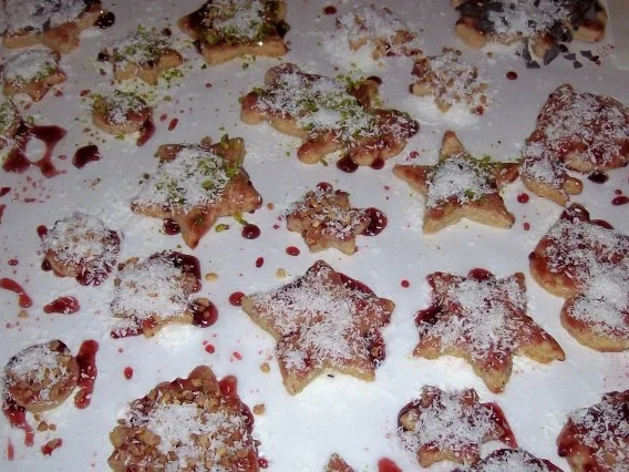 Bunte Haselnuss-Gewürz-Plätzchen - Rezept - Bild Nr. 11