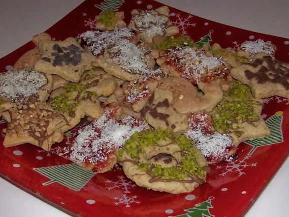 Bunte Haselnuss-Gewürz-Plätzchen - Rezept - Bild Nr. 12