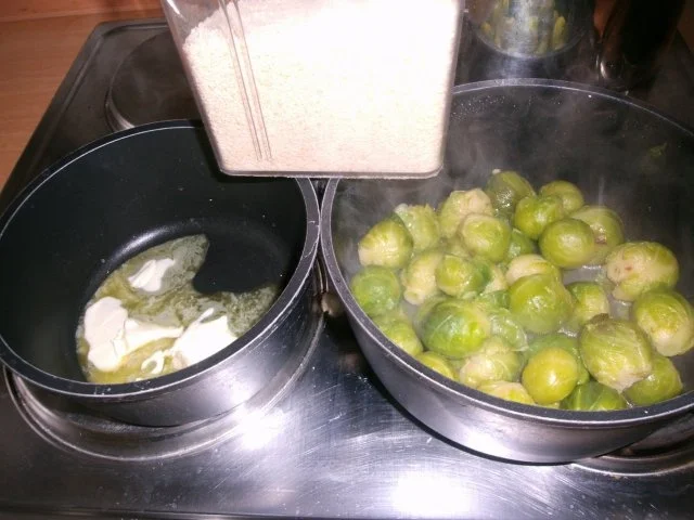 knusprige fleischige Rippchen  mit Rosenkohl in Semmelbrösel - Rezept - Bild Nr. 12