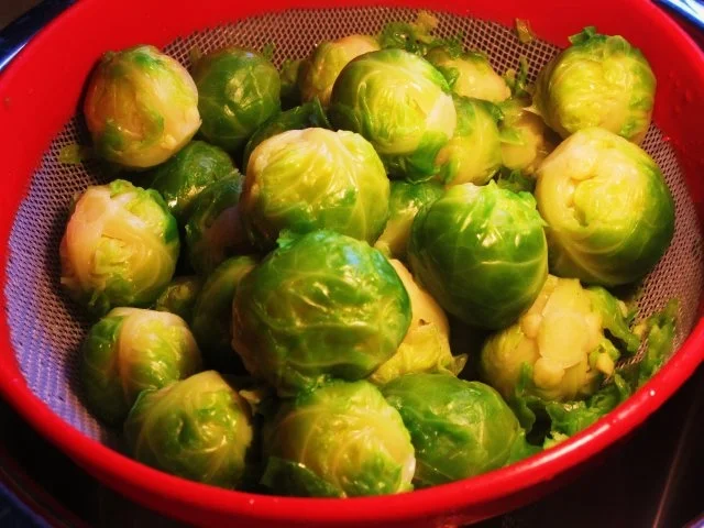 Rezept: Bratklößel, Rosenkohl und kleine Würstchen ... Bild Nr. 4 Bratklößel, Rosenkohl und kleine Würstchen ... - Rezept - Bild Nr. 4