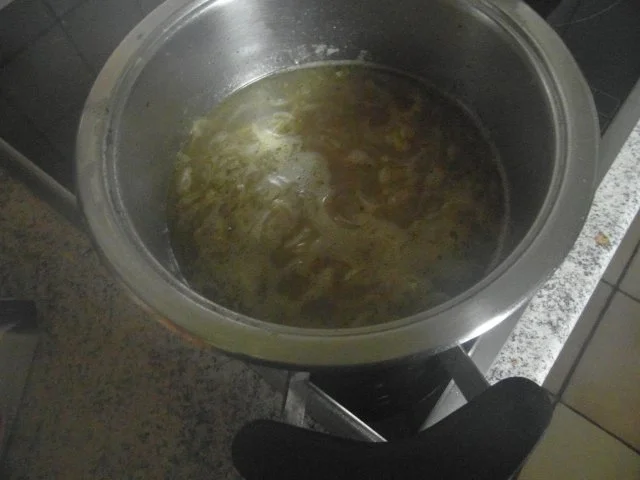 Preiswerte Zwiebelsuppe aus Oma`s Kochbuch - Rezept - Bild Nr. 2