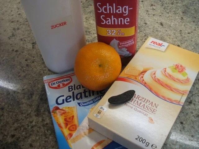 Dessert: Marzipan-Pannacotta an Glühwein-Jus - Rezept - Bild Nr. 2