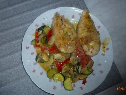 Rezept: Schnelle Hähnchenbrust mit Gemüse Bild Nr. 7 Schnelle Hähnchenbrust mit Gemüse - Rezept - Bild Nr. 7