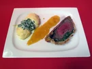 Rezept: Rinderfilet in Blätterteig mit Aprikosen-Zwiebelsoße Rinderfilet in Blätterteig mit Aprikosen-Zwiebelsoße - Rezept