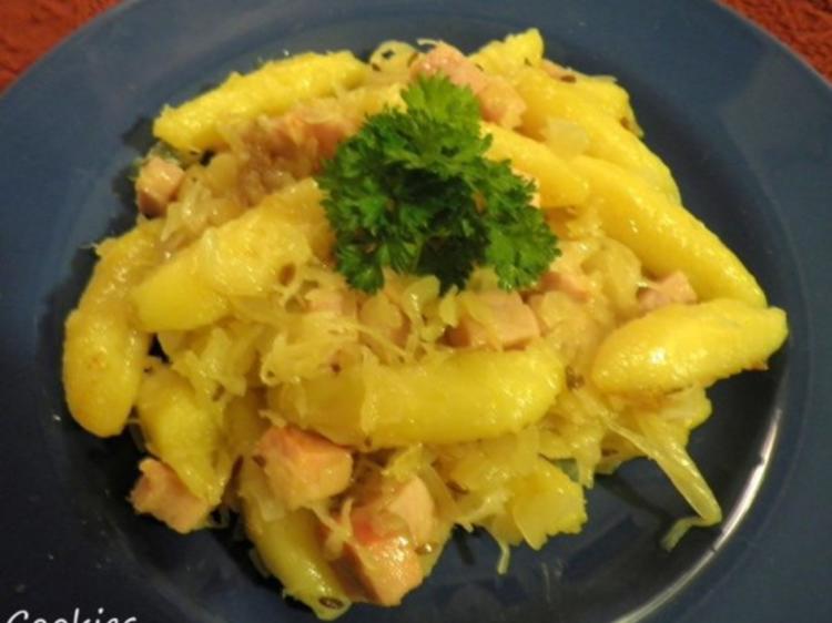 Schupfnudelpfanne ... ... mit Kassler und Sauerkraut - Rezept mit Bild ...