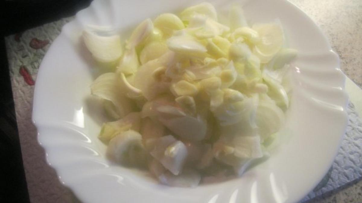 Frischer Feldsalat mit großer Zwiebelfrikadelle - Rezept - Bild Nr. 7