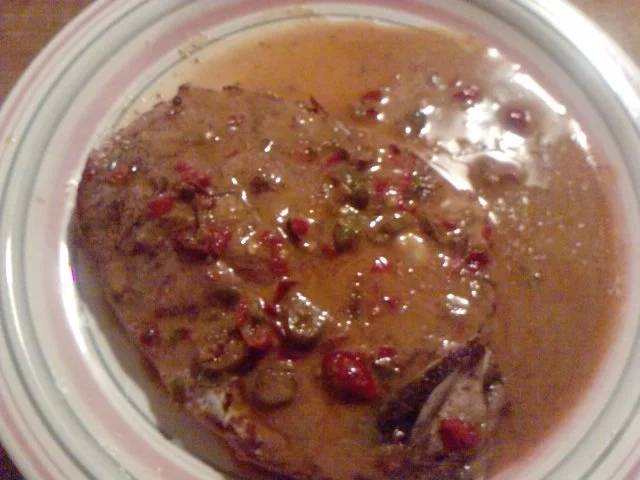 Rezept: 2-FACH HEREINGELEGTES MANCHE MÖGENS SCHARF-LAMMSTEAK BADET IM VINO ROSSO Bild Nr. 8 2-FACH HEREINGELEGTES MANCHE MÖGENS SCHARF-LAMMSTEAK BADET IM VINO ROSSO - Rezept - Bild Nr. 8