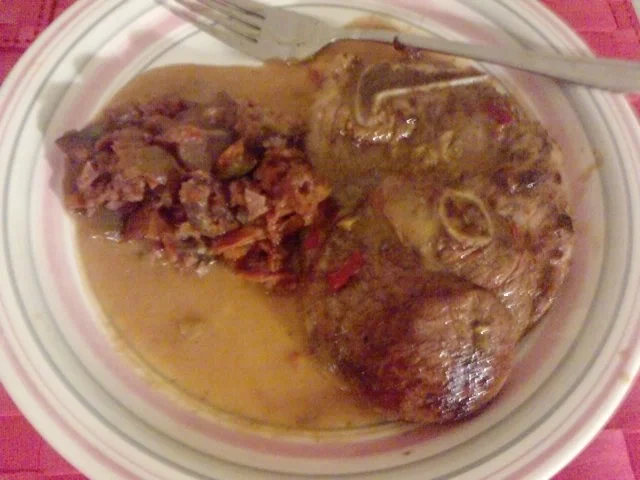 Rezept: 2-FACH HEREINGELEGTES MANCHE MÖGENS SCHARF-LAMMSTEAK BADET IM VINO ROSSO Bild Nr. 10 2-FACH HEREINGELEGTES MANCHE MÖGENS SCHARF-LAMMSTEAK BADET IM VINO ROSSO - Rezept - Bild Nr. 10