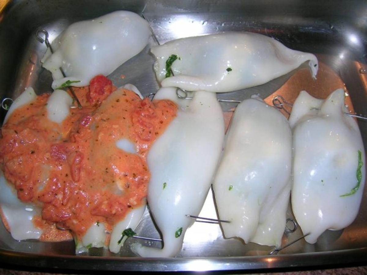 Calamarituben, gefüllt mit Spinat + Schafskäse, an Polenta + Tomatensauce - Rezept - Bild Nr. 5