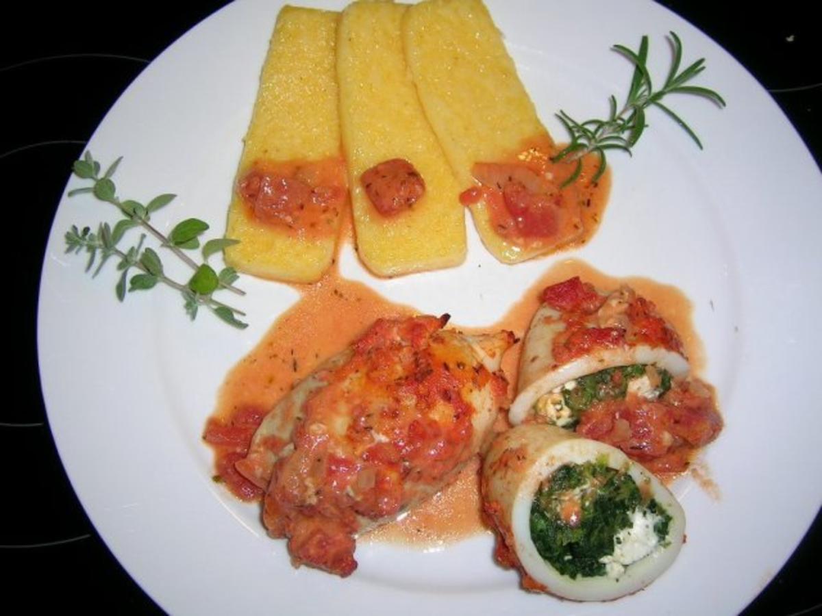 Calamarituben, gefüllt mit Spinat + Schafskäse, an Polenta + Tomatensauce - Rezept - Bild Nr. 8