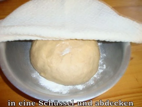 Rezept: Südtiroler Früchte-Nuss Stollen Bild Nr. 7 Südtiroler Früchte-Nuss Stollen - Rezept - Bild Nr. 7