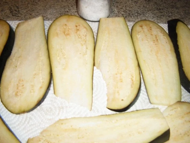 Auberginröllchen in Tomatensoße - Rezept - Bild Nr. 3