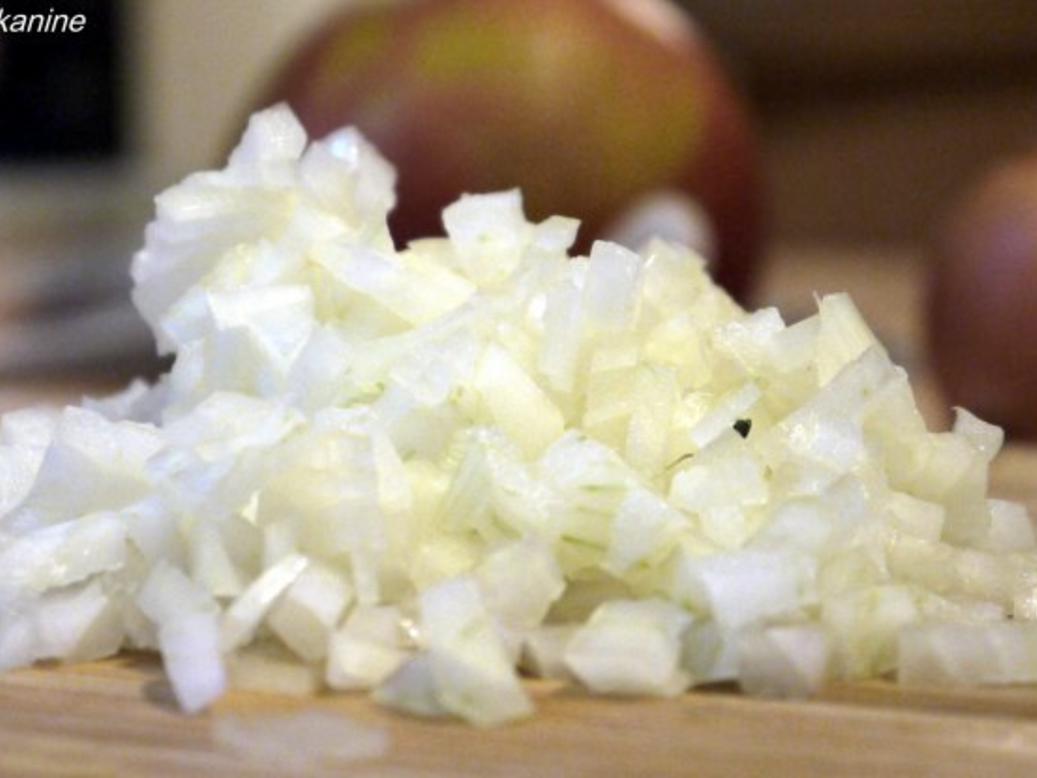 Pikanter Apfel-Zwiebel-Brotaufstrich - Rezept - kochbar.de