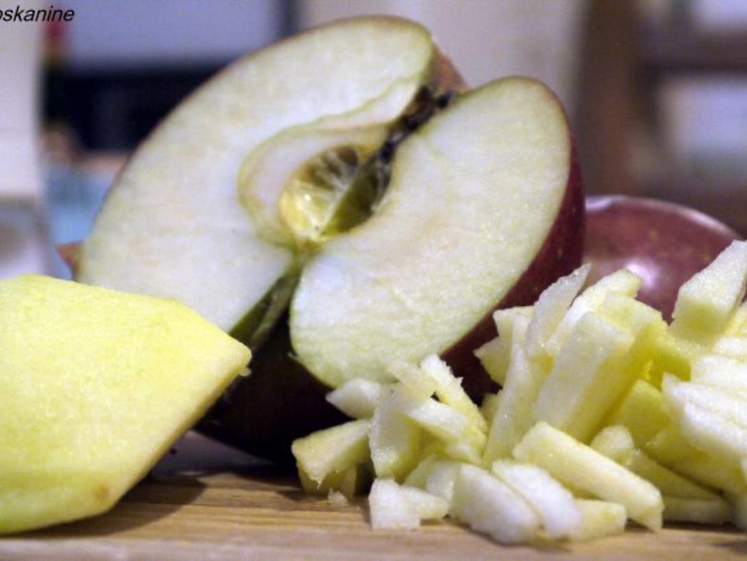 Pikanter Apfel Zwiebel Brotaufstrich - einfach - 82 kcal/100g