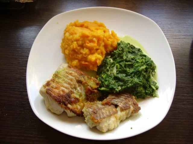 Rezept: Seelachsfilet mit Kürbis-Kartoffel-Stampf und Blattspinat Seelachsfilet mit Kürbis-Kartoffel-Stampf und Blattspinat - Rezept