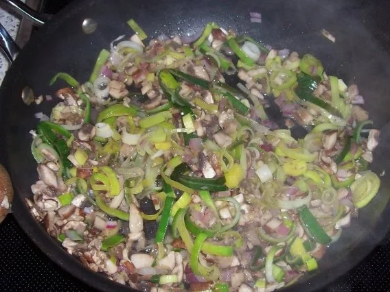 Mariniertes Hähnchenbrustfilet unter einer Feta-Birnen-Haube - Rezept - Bild Nr. 5