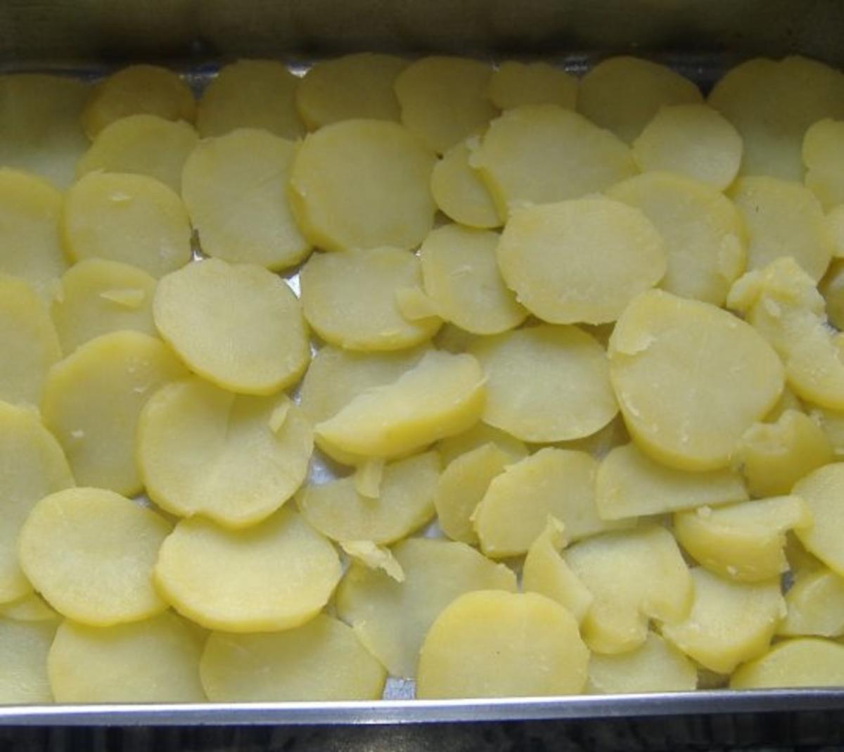 Auflauf von Wirsing,Kartoffeln und Walnüssen - Rezept - Bild Nr. 2
