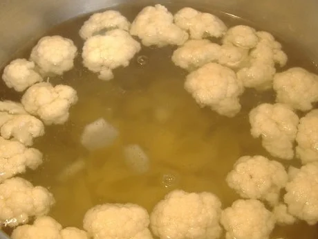 Rezept: Orecchiette mit Blumenkohl und Salsiccia Bild Nr. 3 Orecchiette mit Blumenkohl und Salsiccia - Rezept - Bild Nr. 3