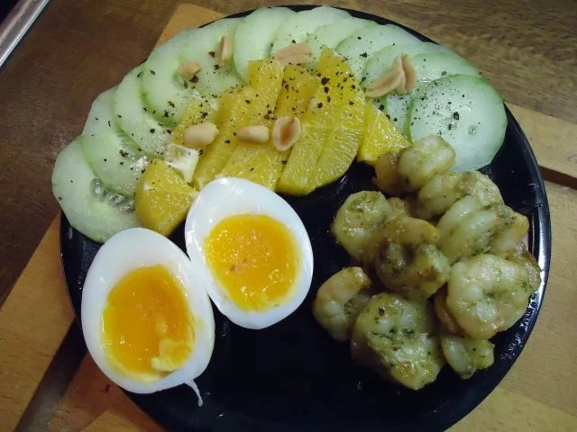 King Prawns mit Gurke, Ei und Apfelsine - Rezept