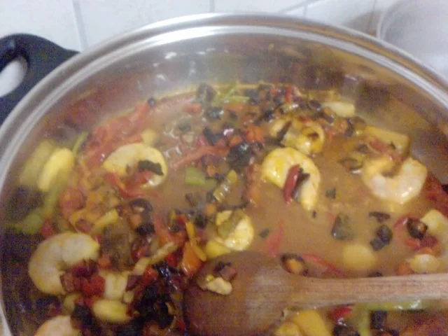 Rezept: GAMBAS TUMMELN SICH AUF SCHARFEM ASIA-GEMÜSE UND BREITEN NUDELN Bild Nr. 6 GAMBAS TUMMELN SICH AUF SCHARFEM ASIA-GEMÜSE UND BREITEN NUDELN - Rezept - Bild Nr. 6