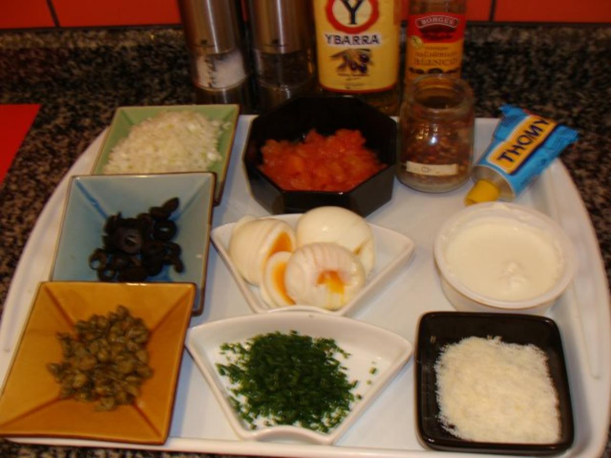 Salat :  Gemischter Käsesalat mit Bratkartoffelwürfelchen und Schwarzbrotcroutons - Rezept - Bild Nr. 3