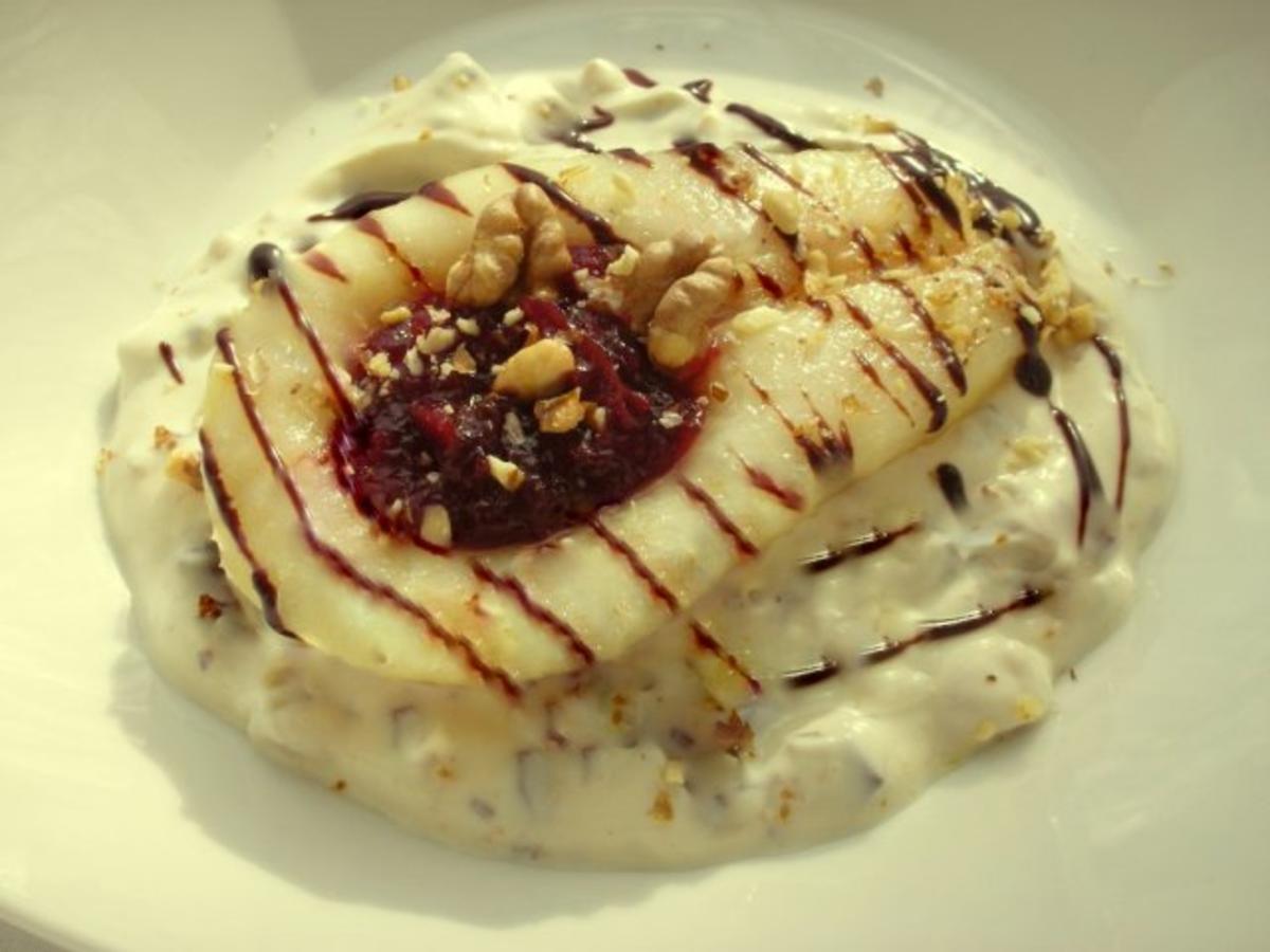 Dessert: Pochierte Birnen auf Mascarpone - Joghurtcreme - Rezept