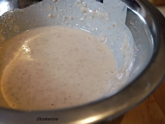 Rezept: Weizenvollkornbrot mit Haferflocken und Buttermilch Bild Nr. 2 Weizenvollkornbrot mit Haferflocken und Buttermilch - Rezept - Bild Nr. 2