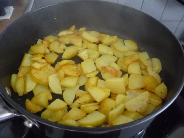 Unter 30 Minuten : Brakartoffeln mit Ei und Salat dazu - Rezept - Bild Nr. 5