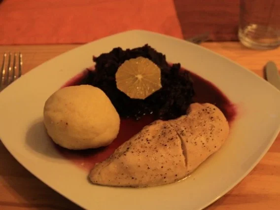 Knusprige Clementinen Gans mit Weihnachtlichen Knödeln und Rotkohl - Rezept