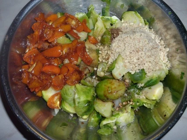 Rezept: Rosenkohlsalat mit Kumquat Bild Nr. 8 Rosenkohlsalat mit Kumquat - Rezept - Bild Nr. 8