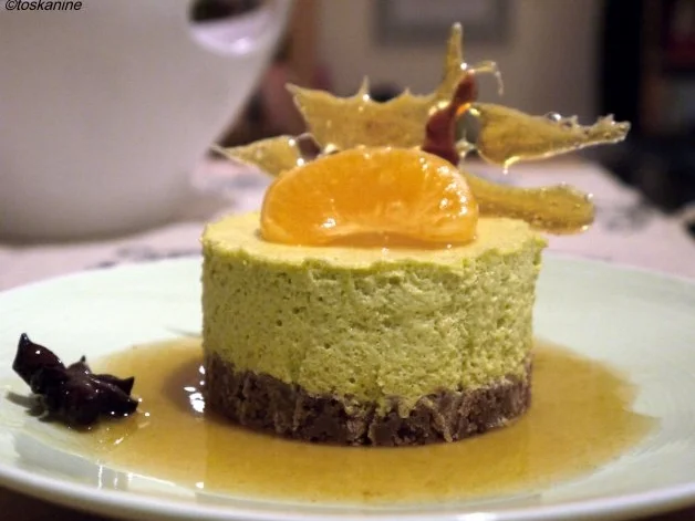 Pistazienmousse auf Spekulatius mit würziger Clementinensauce - Rezept