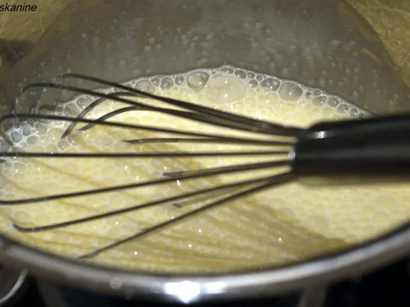 Pistazienmousse auf Spekulatius mit würziger Clementinensauce - Rezept - Bild Nr. 6