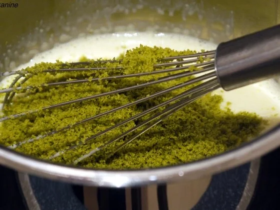 Pistazienmousse auf Spekulatius mit würziger Clementinensauce - Rezept - Bild Nr. 8