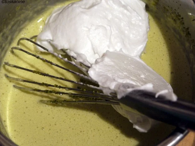 Pistazienmousse auf Spekulatius mit würziger Clementinensauce - Rezept - Bild Nr. 9