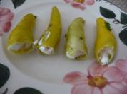 Vorbereitung : Peperoncini gefüllt mit Frischkäse - Rezept