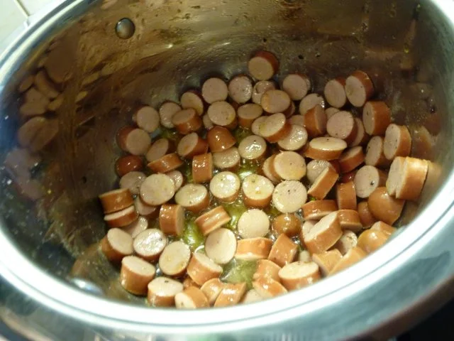 Wurstgulasch in würziger Tomaten-Balsamicosauce. - Rezept - Bild Nr. 2