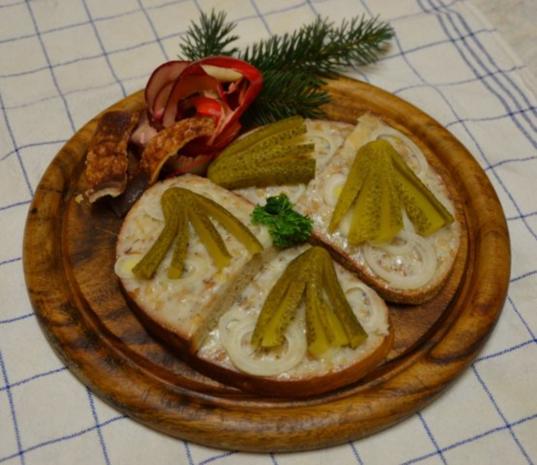 Spackfettbemm Die Speckfettschnitte aus dem Erzgebirge Spackfettbemm Die Speckfettschnitte aus dem Erzgebirge