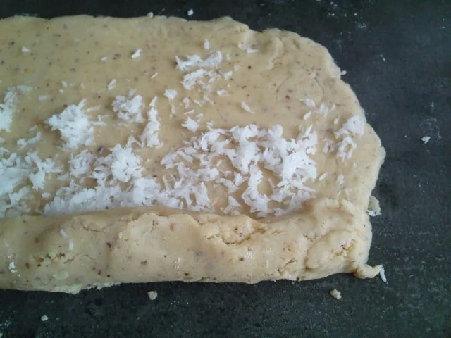 Rezept: Buttertaler mit Kokos oder Kakaofüllung Bild Nr. 6 Buttertaler mit Kokos oder Kakaofüllung - Rezept - Bild Nr. 6