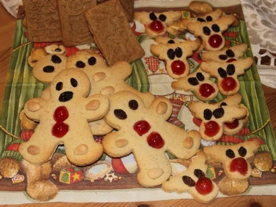 Rezept: Omas Mandelplätzchen Omas Mandelplätzchen - Rezept