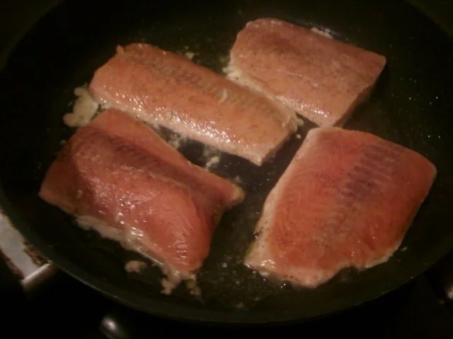 Rezept: Lachs mit Sojasahne auf Süsskartoffel-Spiegel Bild Nr. 3 Lachs mit Sojasahne auf Süsskartoffel-Spiegel - Rezept - Bild Nr. 3