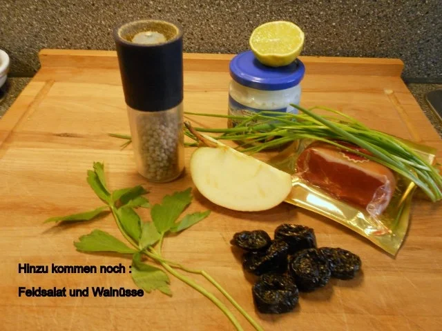 Rezept: Gänsebrust mit Backpflaumen auf Feldsalat Bild Nr. 3 Gänsebrust mit Backpflaumen auf Feldsalat - Rezept - Bild Nr. 3